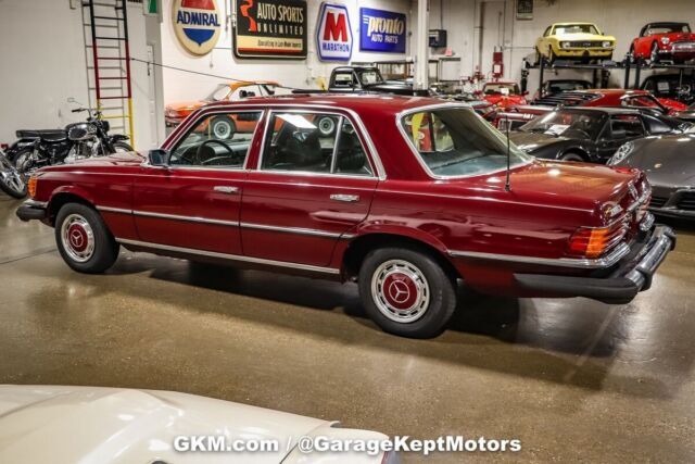 1976 Mercedes-Benz 200-Series - photo 11