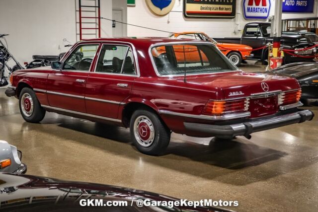 1976 Mercedes-Benz 200-Series - photo 12