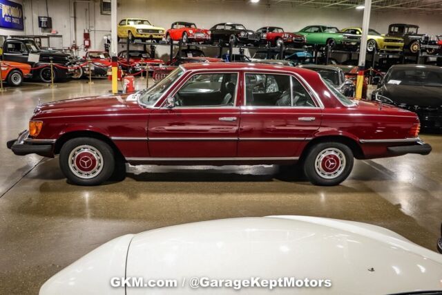 1976 Mercedes-Benz 200-Series - photo 3