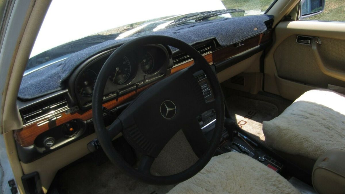 1976 Mercedes-Benz 200-Series - photo 8