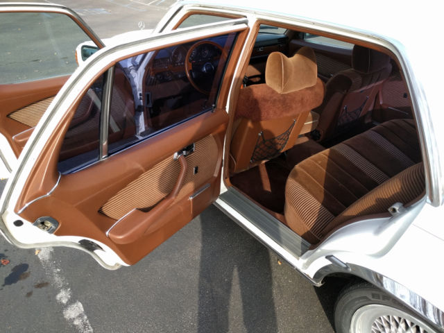 1976 Mercedes-Benz 400-Series 4 Door - photo 13
