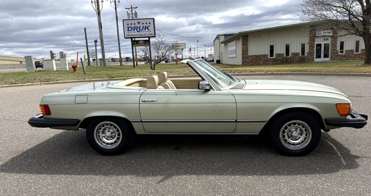 1976 Mercedes-Benz 450 SL Convertible - photo 2