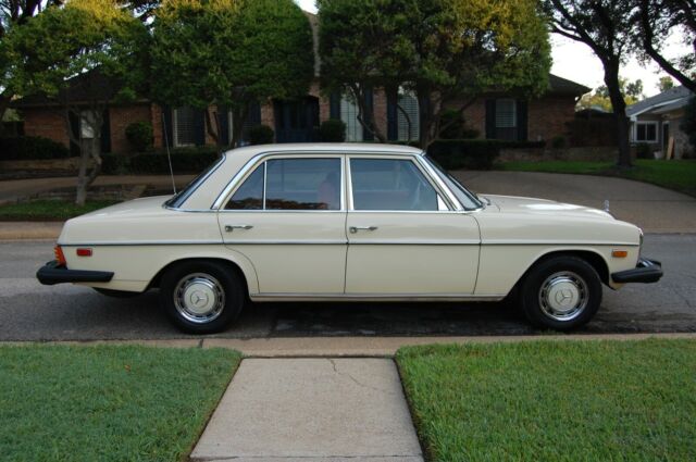 1976 Mercedes-Benz 200-Series 240D - photo 4