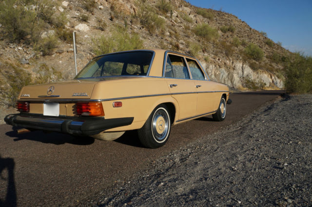 1976 Mercedes-Benz 200-Series Mercedes W115 - photo 4