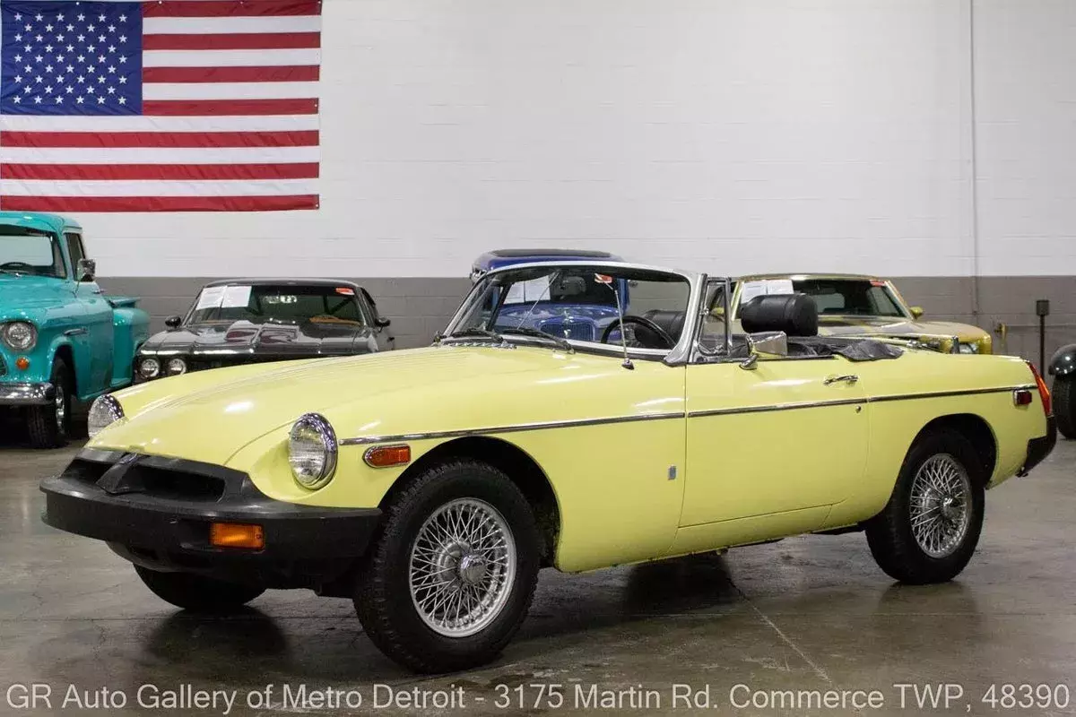 1976 MG MGB 10138 Miles Chartreuse Yellow 1.8L I6 4-Speed 1976 MG MGB