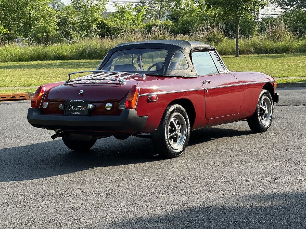 1976 MG MGB ROADSTER / 4-SPEED / MUST SEE - photo 6