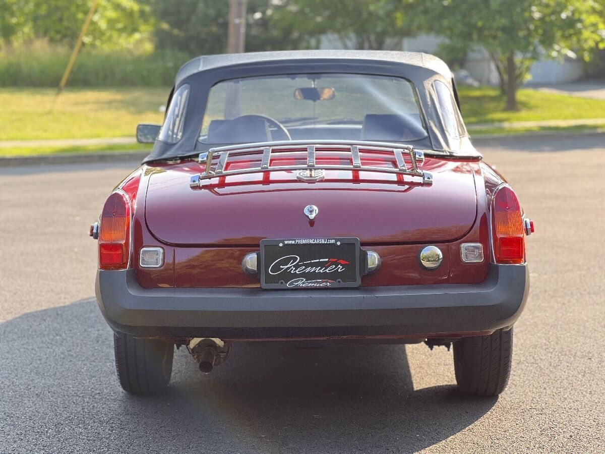 1976 MG MGB ROADSTER / 4-SPEED / MUST SEE - photo 9