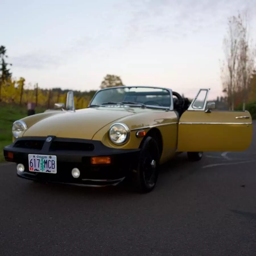 1976 MG MGB 1976 MG MGB MK III ROADSTER /61K MILES - photo 2