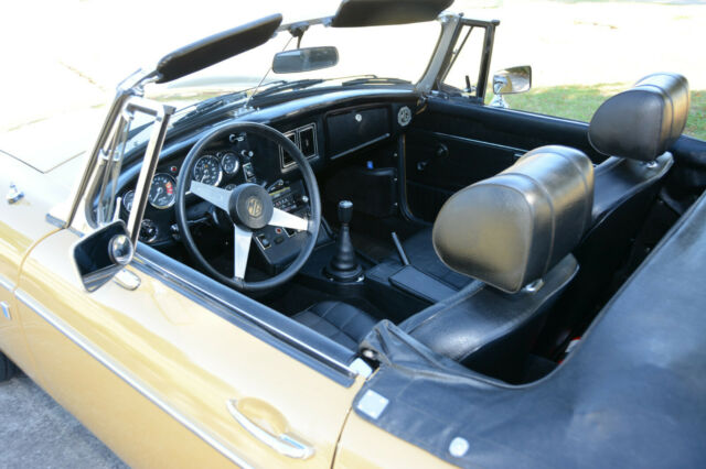1976 MG MGB Roadster - photo 5