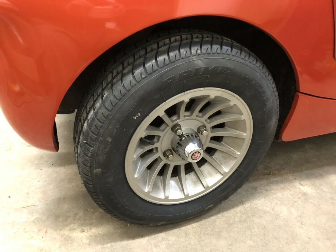 1976 MG Midget 1500 black and white stripes - photo 5