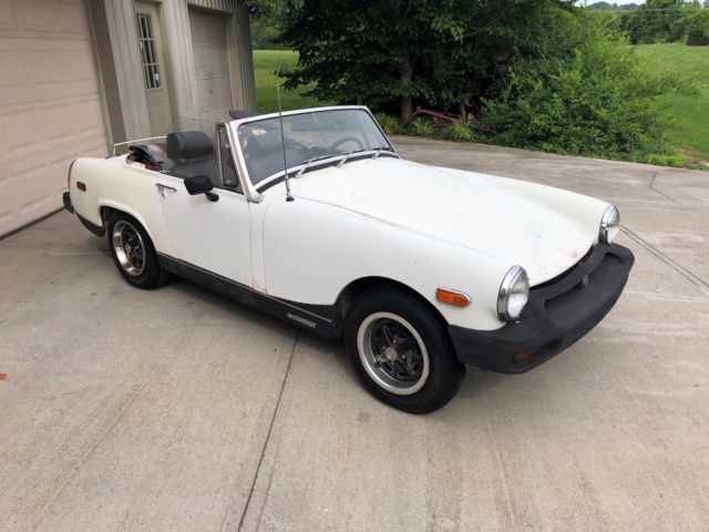 1976 MG Midget been sitting for aprox 5 years complete car does run 1976 MG Midget
