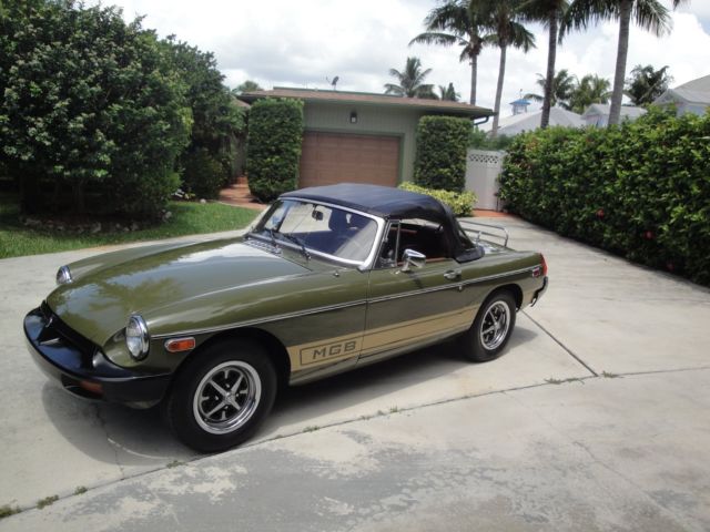 1976 MG MGB 50th Anniversary Roadster - photo 10