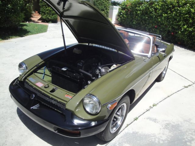 1976 MG MGB 50th Anniversary Roadster - photo 12