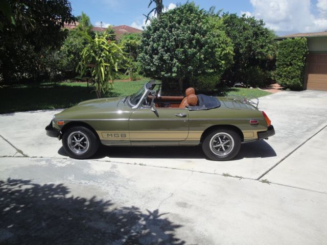 1976 MG MGB 50th Anniversary Roadster - photo 7