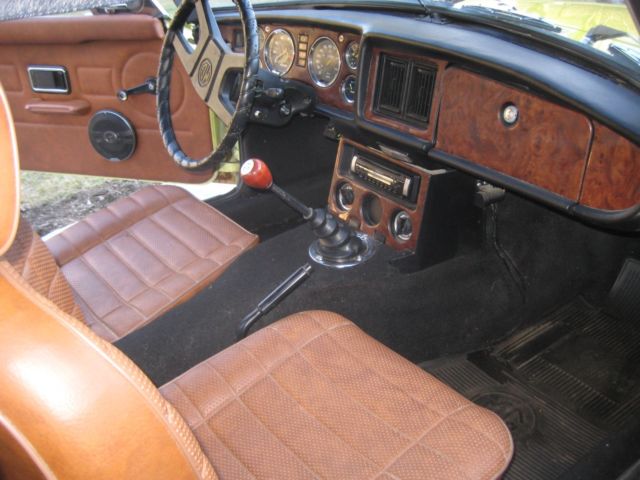 1976 MGB ALL NEW INTERIOR,QUALITY TOP,WOW,TOYOTA 4CYL.,4SPD.DRIVES GREAT! NICE 1976 MG MGB