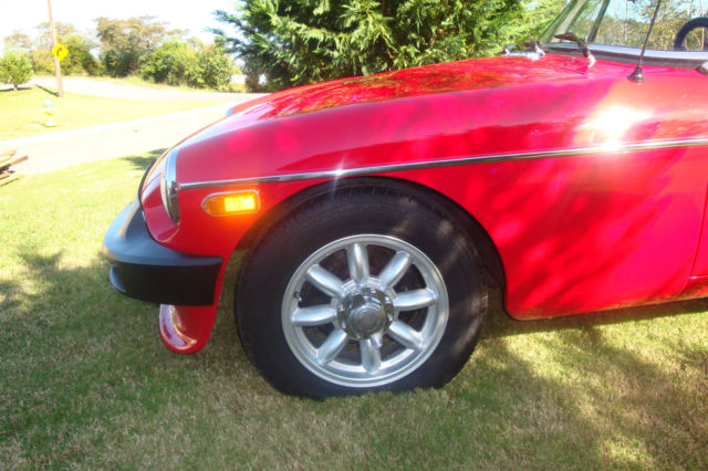 1976 MG MGB - photo 2