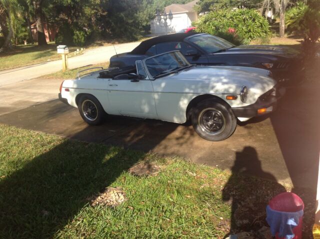 1976 MG MGB - photo 2
