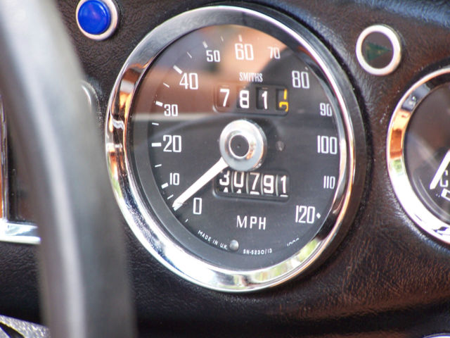 1976 MG MGB Convertible - photo 2
