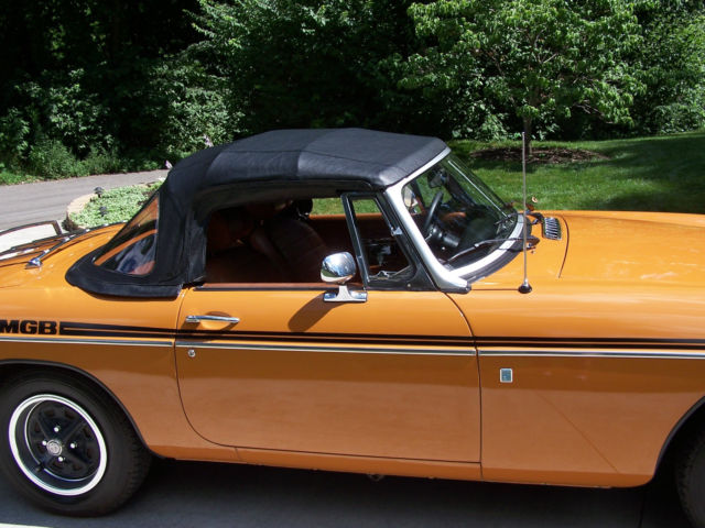 1976 MG MGB Convertible - photo 4