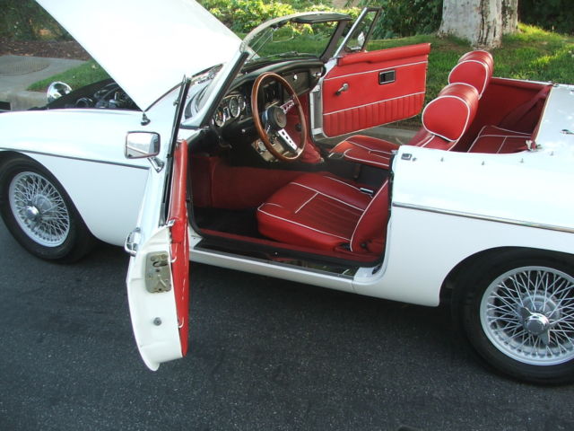 1976 MG MGB Roadster - photo 10