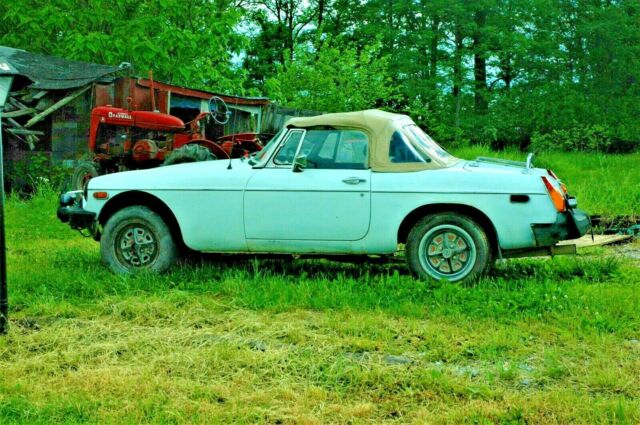 1976 MGB with newer top 1976 MG MGB