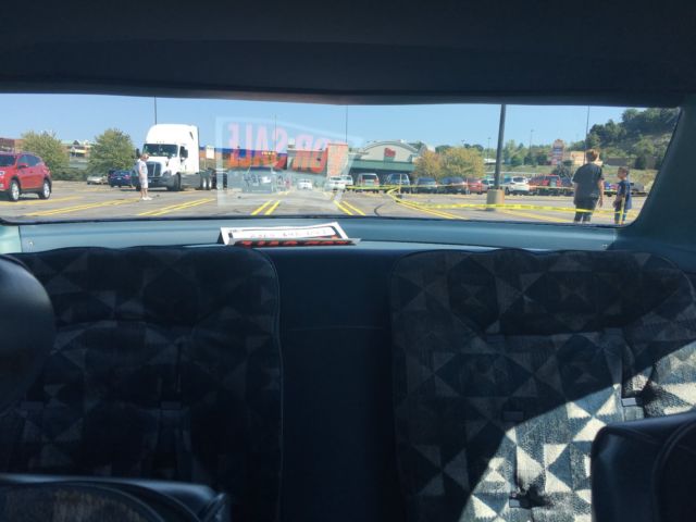 1976 Oldsmobile Cutlass 2 dr vinyl hard top - photo 5