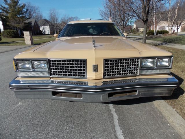1976 Oldsmobile Custom Cruiser - photo 3