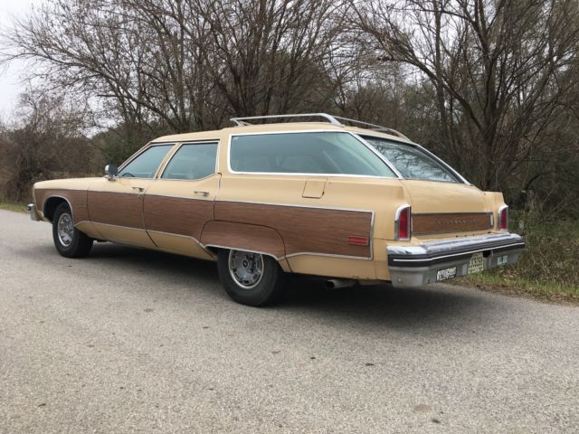 1976 Oldsmobile Custom Cruiser - photo 2