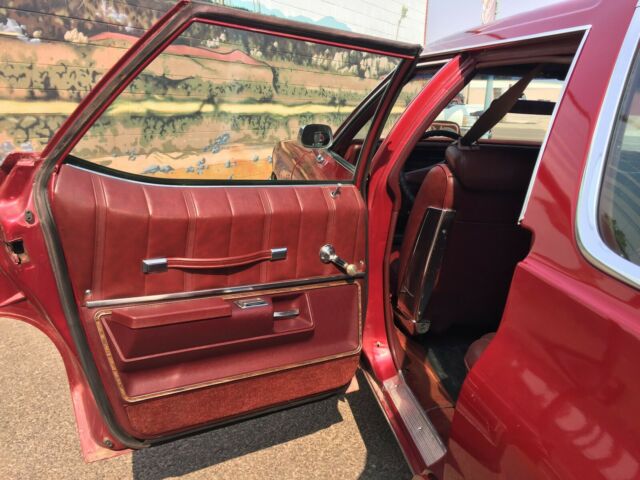 1976 Oldsmobile Custom Cruiser - photo 9