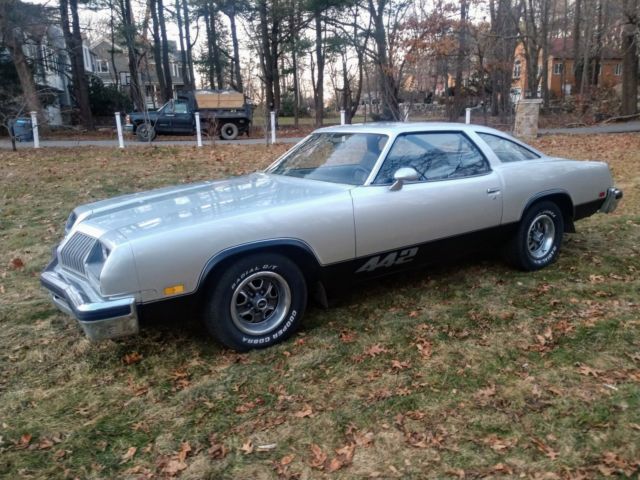 1976 Oldsmobile Cutlass S Factory manual 5Speed V8 RARE 1976 Oldsmobile Cutlass S