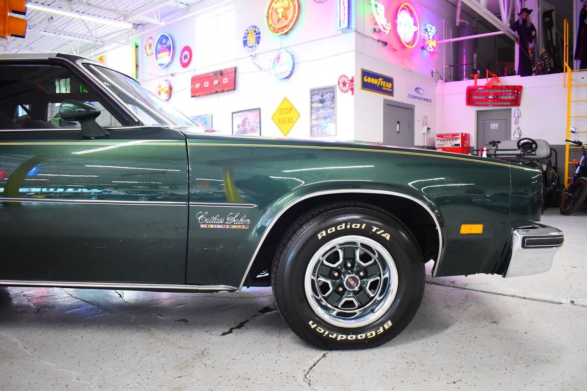 1976 Oldsmobile Cutlass Salon T-Tops - photo 10