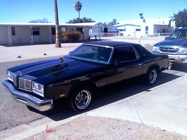 1976 Oldsmobile Cutlass Supreme Colonnade Coupe 2-Door 5.7L 1976 Oldsmobile Cutlass