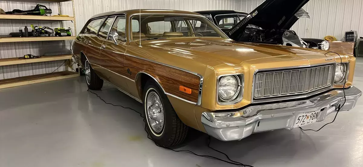 1976 Plymouth Fury Brown Sport Suburban 1976 Plymouth Fury Sport Suburban