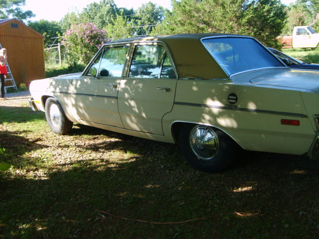 1976 plymouth Valiant - photo 2