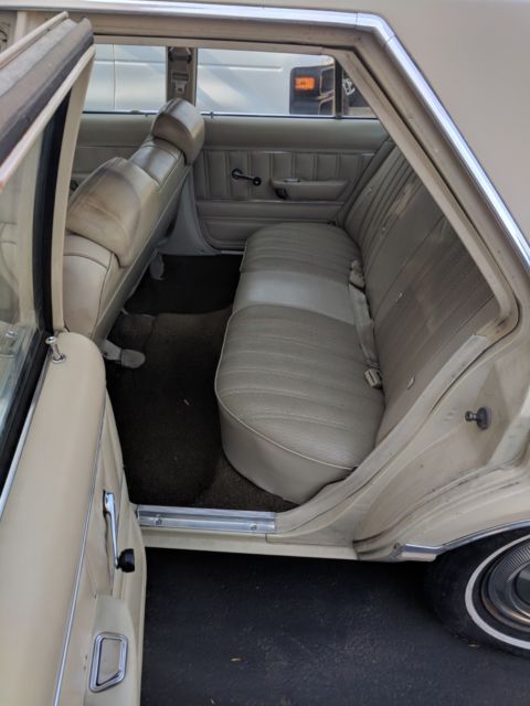 1976 Plymouth Volare - photo 2