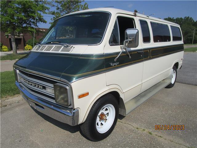 1976 Plymouth Voyager beautiful shape a must see 1976 Plymouth Voyager