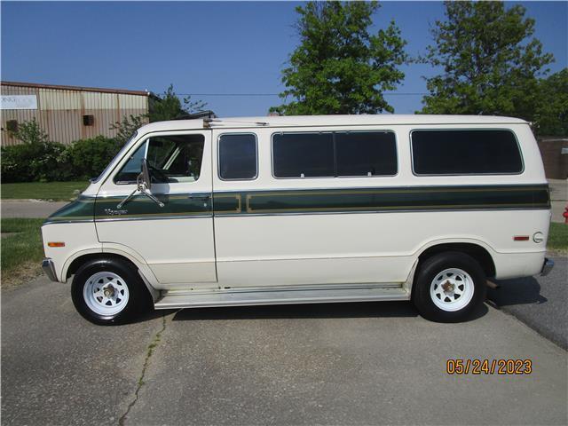 1976 Plymouth Voyager - photo 6