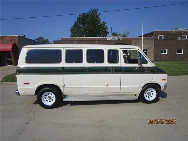 1976 Plymouth Voyager - photo 8