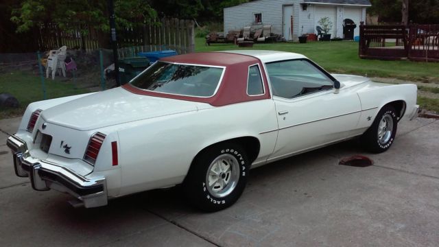 1976 Pontiac Grand Prix 1976 GRAND PRIX - photo 2
