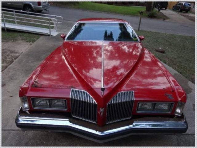 1976 Pontiac Grand Prix Base Coupe 2-Door 5.7L Candy Apple Red 1976 Pontiac Grand Prix