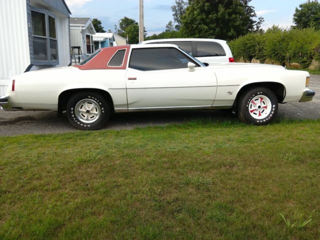 1976 PONTIAC GRAND PRIX with 57000 miles LIKE NEW 1976 Pontiac Grand Prix BASE