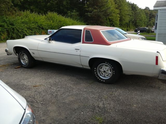 1976 Pontiac Grand Prix BASE - photo 3