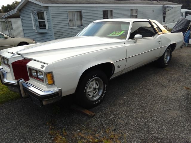 1976 Pontiac Grand Prix BASE - photo 9