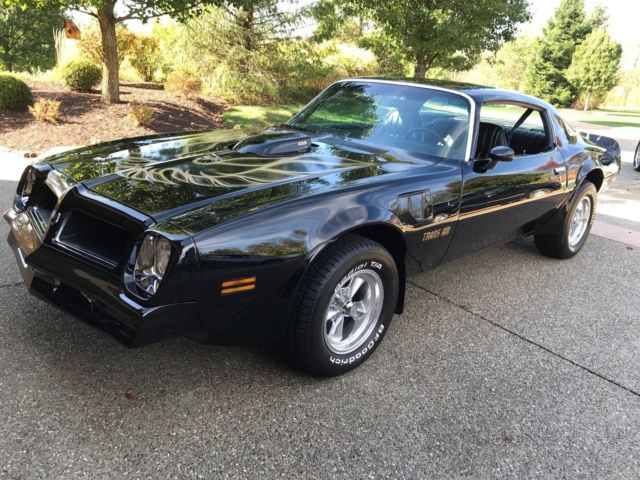 1976 Pontiac Trans Am 455 c.i. 4 speed 1976 Pontiac Firebird trans am
