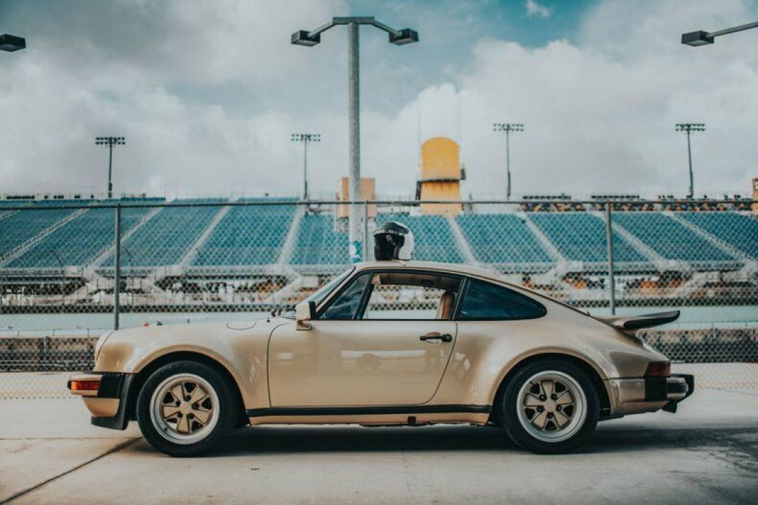 1976 Porsche 911 Signature Edition - photo 2