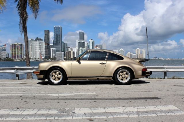 1976 Porsche 911 Signature Edition - photo 2
