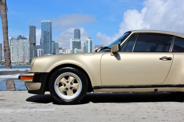 1976 Porsche 911 Signature Edition - photo 3
