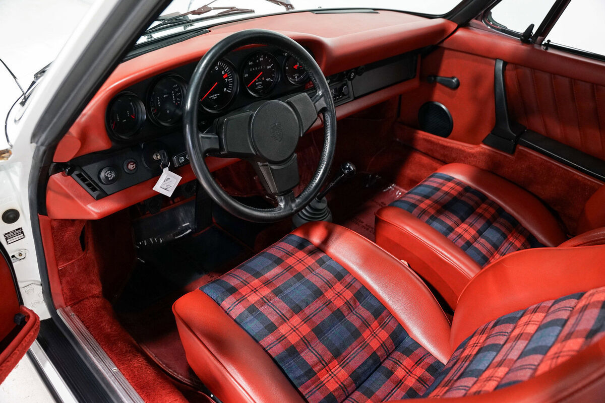 1976 PORSCHE 911 - photo 9