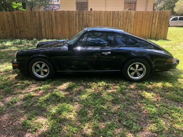 1976 Porsche 911S Cpe 1976 Porsche 911