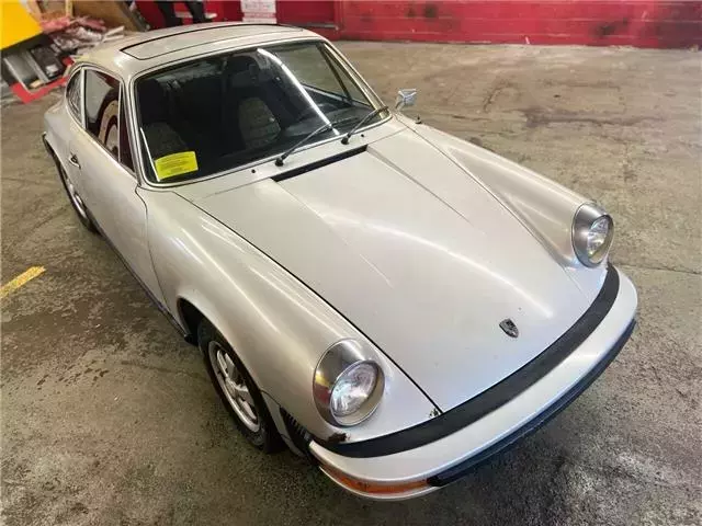 1976 Porsche 912E Coupe silver 106,689 Miles 1976 Porsche 912E Coupe